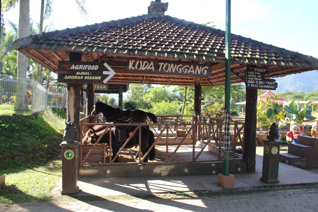 Royal Safari Garden Resort&Convention Bogor Exterior foto