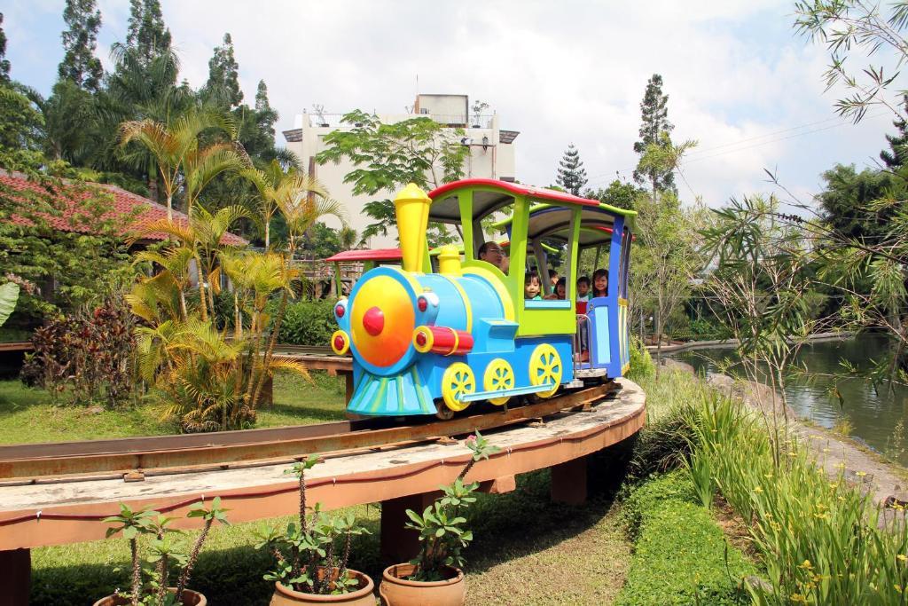 Royal Safari Garden Resort&Convention Bogor Exterior foto