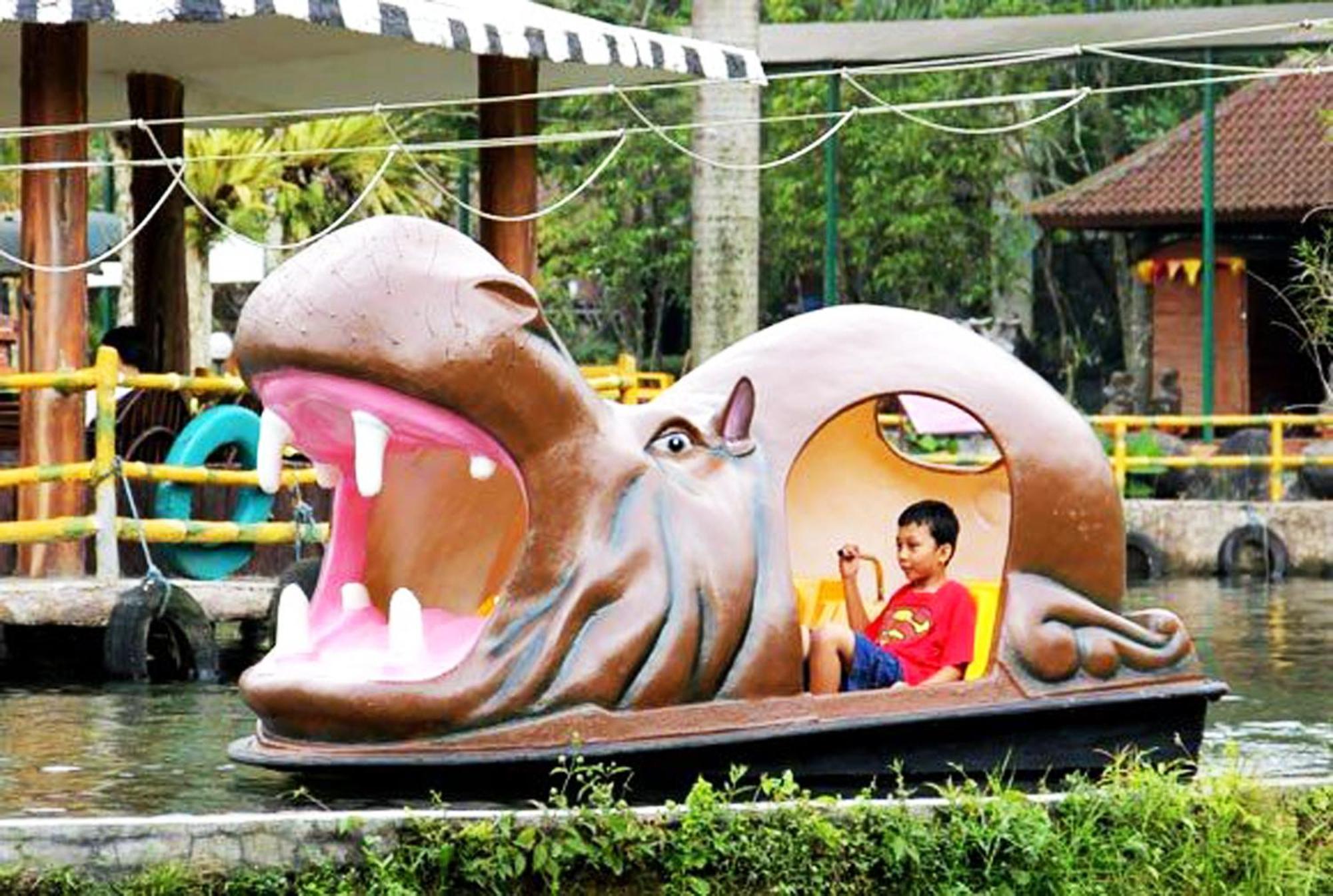 Royal Safari Garden Resort&Convention Bogor Exterior foto