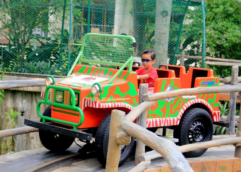 Royal Safari Garden Resort&Convention Bogor Exterior foto