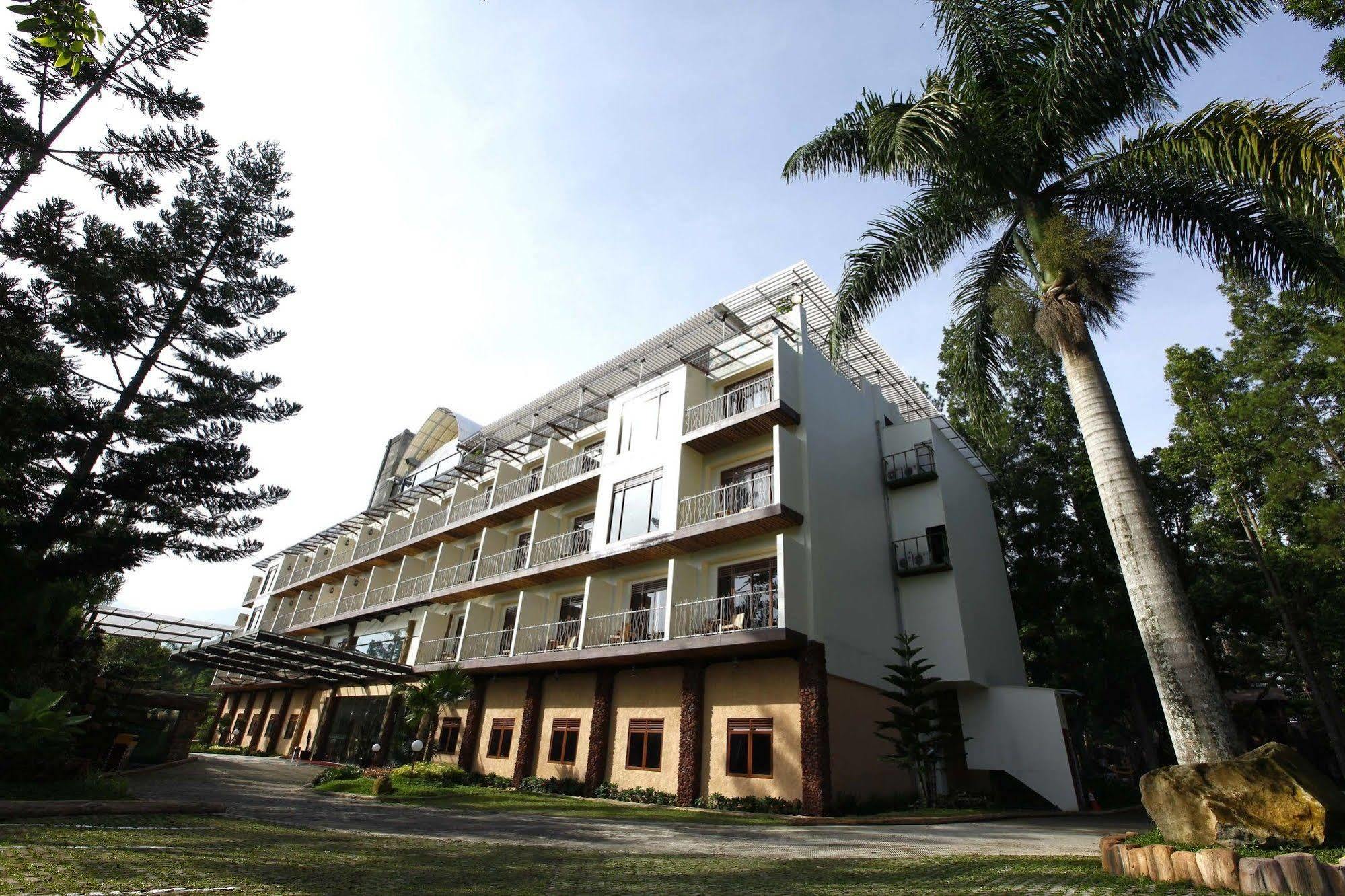 Royal Safari Garden Resort&Convention Bogor Exterior foto